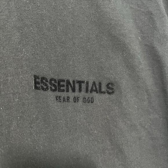 Fear Of God Essentials Men T-Shirt Black Size M Stretch Short Sleeve Cotton - Picture 2 of 9